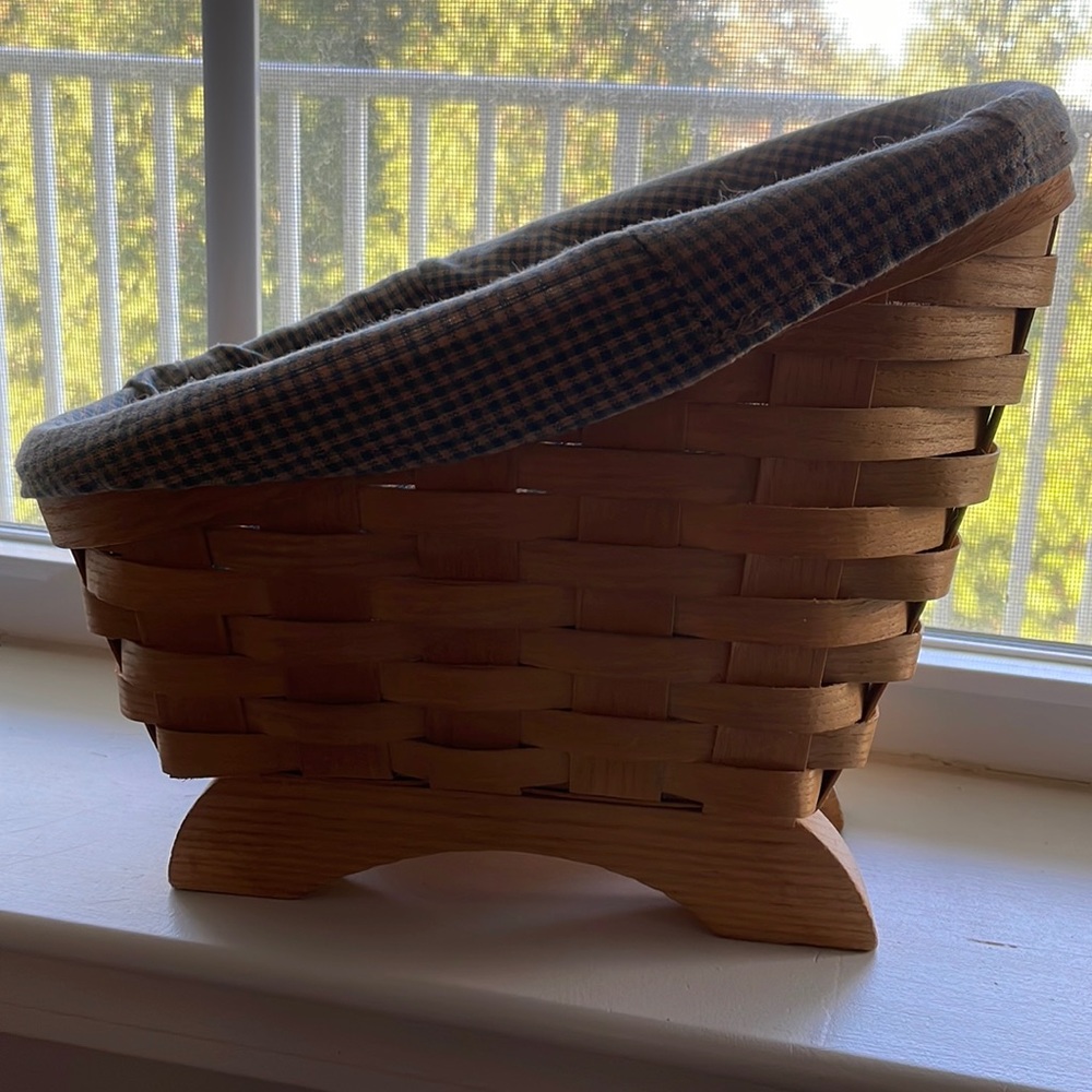 Vintage Peterboro basket
